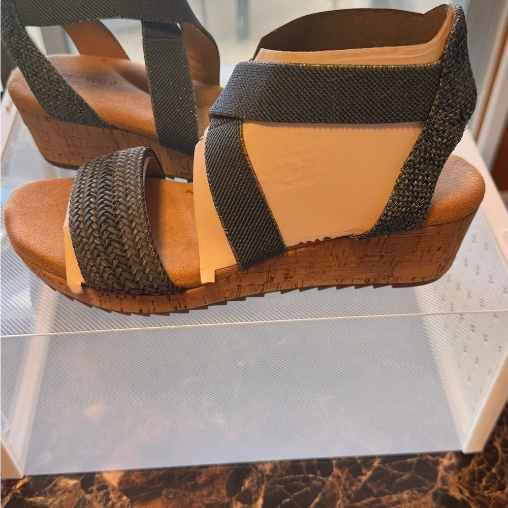 Easy Spirit stylish sandals
